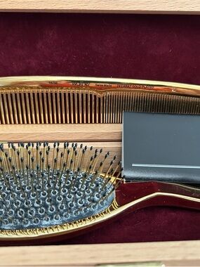 24-Carat Gold-Plated Women’s Men's Hair Brush and Comb Set Swiss Made Wood Box